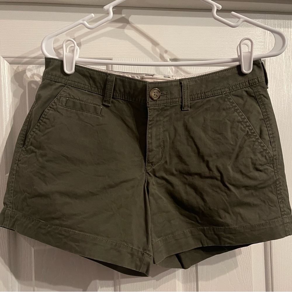 Old Navy Size 2 Perfect Khaki Color Olive Drab.